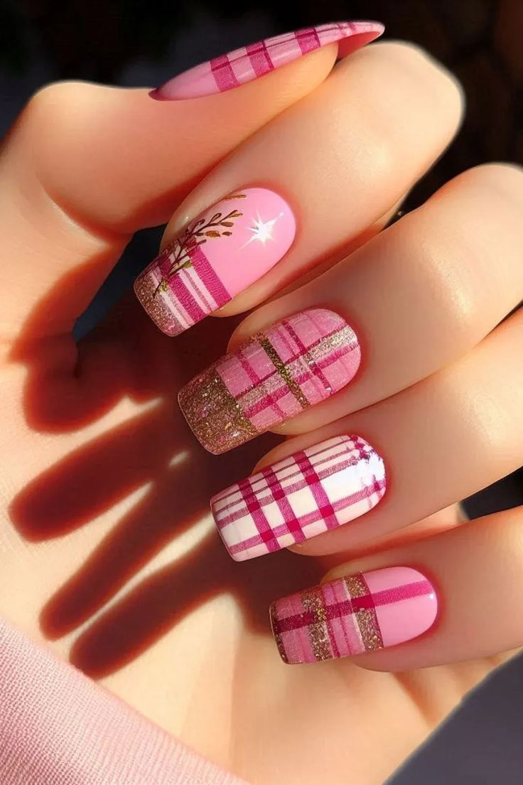 21 Stunning Pink Christmas Nail Ideas to Try This Holiday Season 9 21 Stunning Pink Christmas Nail Ideas to Try This Holiday Season