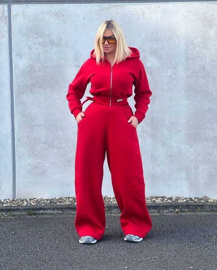 Cherry Red Winter Outfits 2026: Bold, Chic & Cozy Looks for Women 13 Cherry Red Winter Outfits 2026: Bold, Chic & Cozy Looks for Women