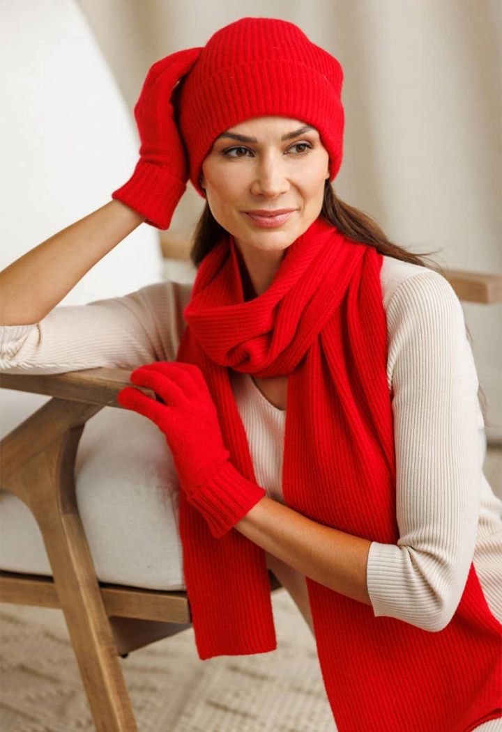 Cherry Red Winter Outfits 2026: Bold, Chic & Cozy Looks for Women 14 Cherry Red Winter Outfits 2026: Bold, Chic & Cozy Looks for Women