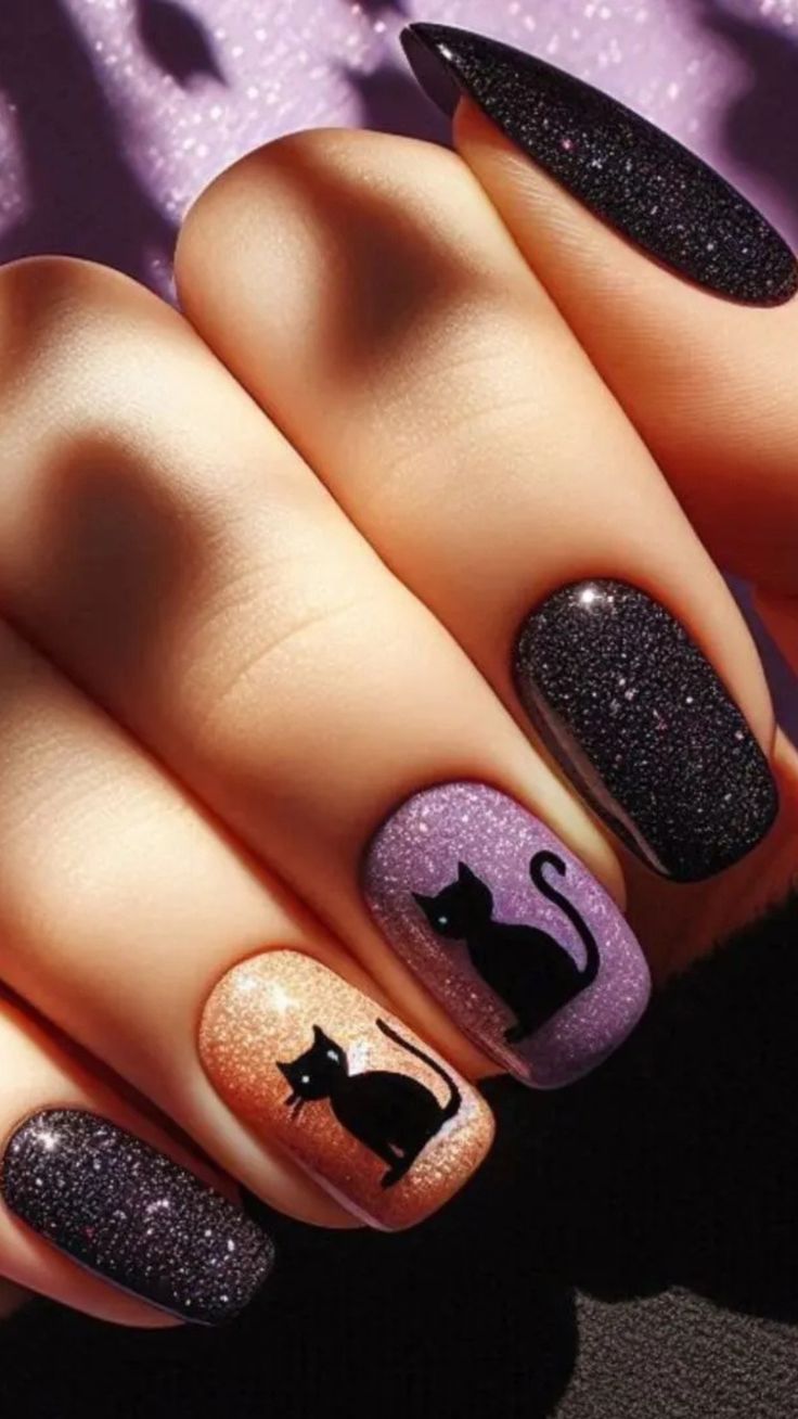 29 Halloween Nails That Are More Chic Than Scary 5 29 Halloween Nails That Are More Chic Than Scary