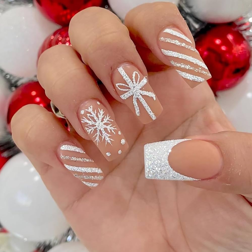 30+ Holiday Nail Designs That Even Santa Would Approve Of