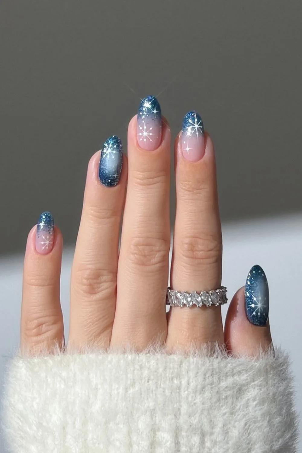 30+ Holiday Nail Designs That Even Santa Would Approve Of