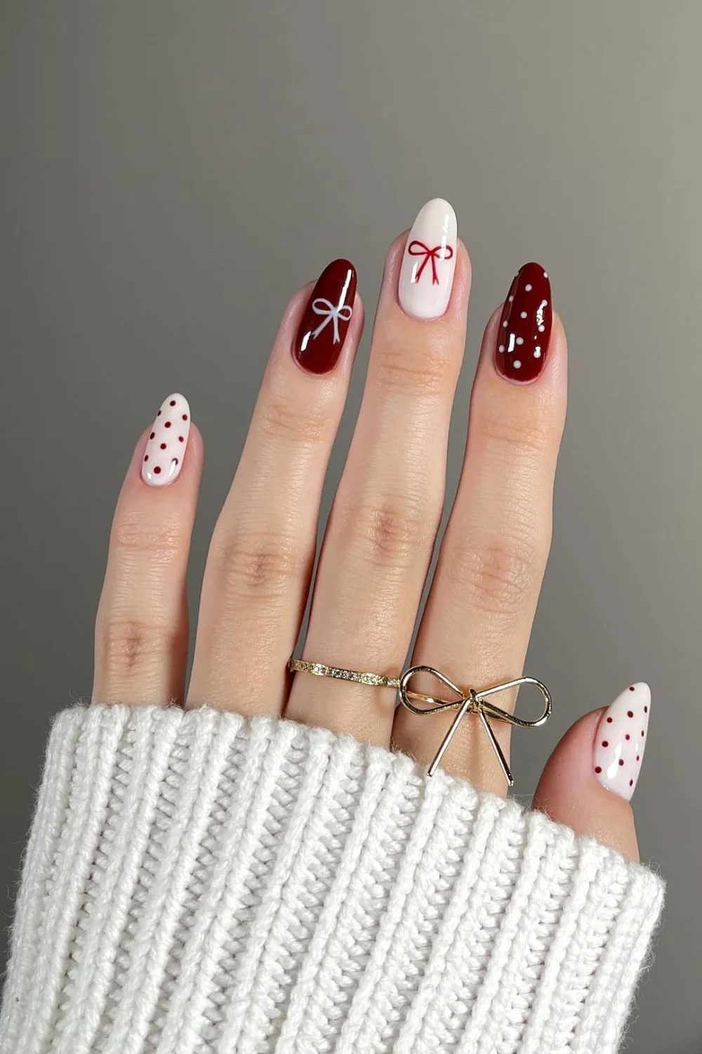 30+ Holiday Nail Designs That Even Santa Would Approve Of
