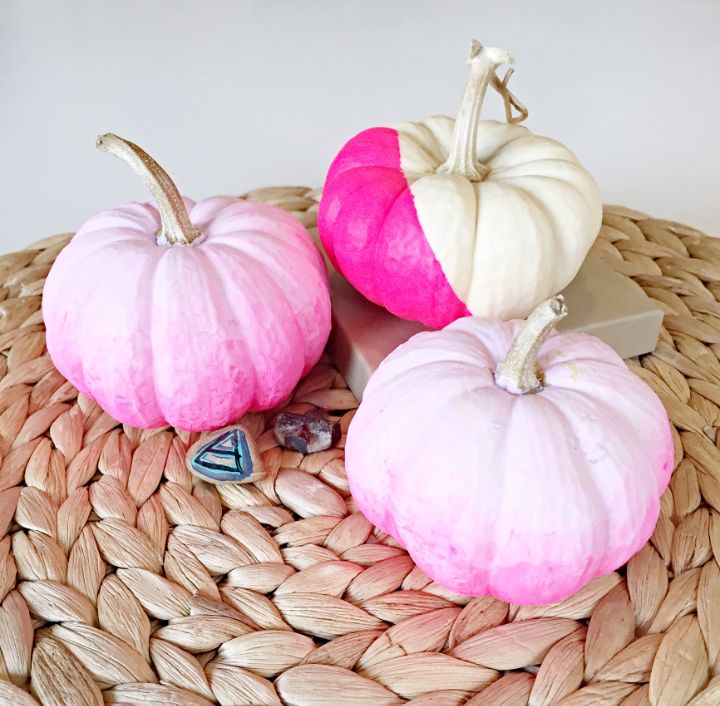 30+ Stylish Pumpkin Painting Ideas for Thanksgiving Decor