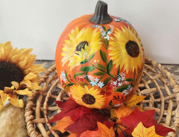 30+ Stylish Pumpkin Painting Ideas for Thanksgiving Decor