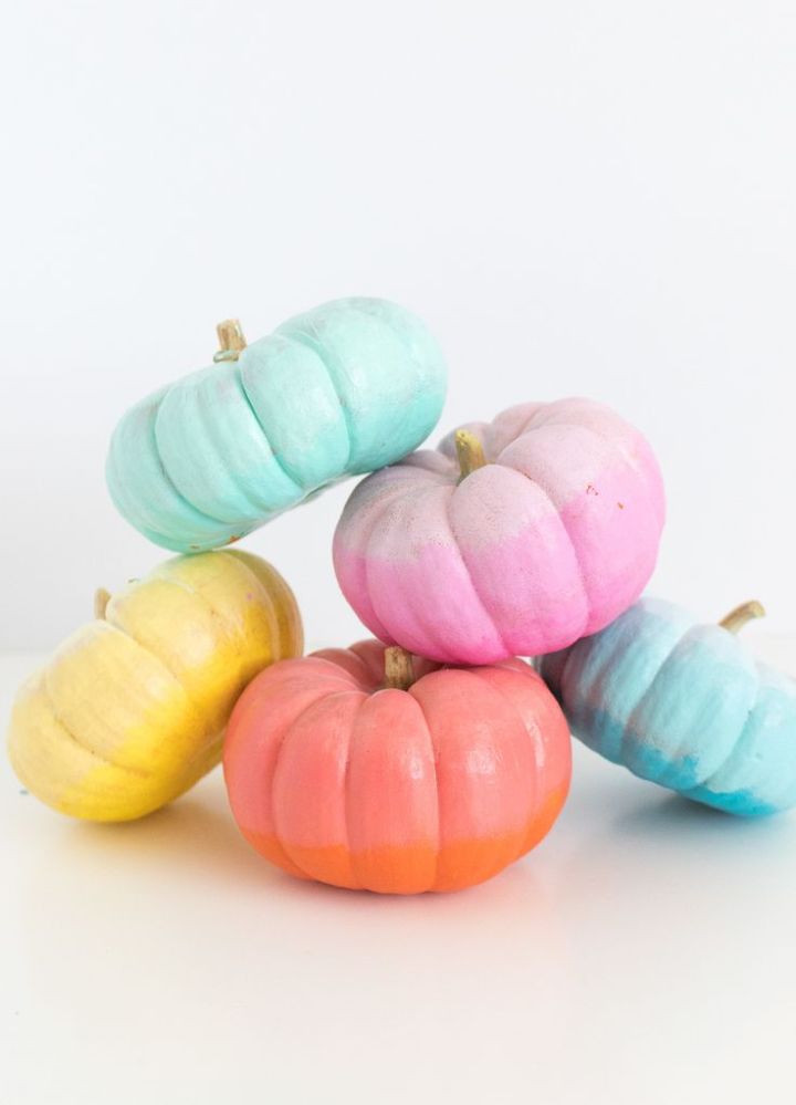 30+ Stylish Pumpkin Painting Ideas for Thanksgiving Decor