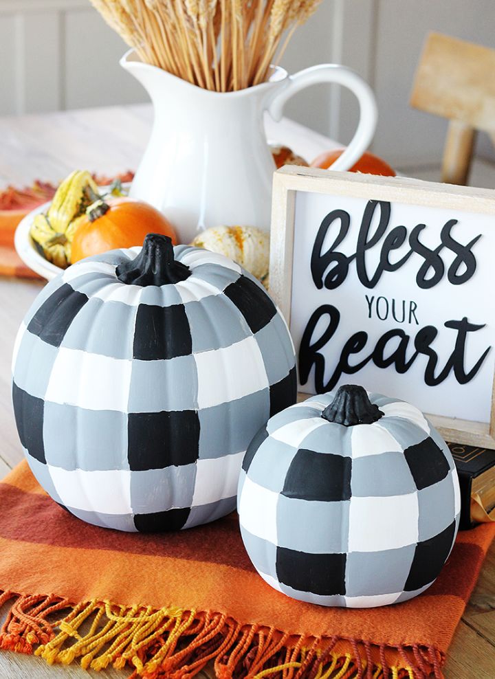 30+ Stylish Pumpkin Painting Ideas for Thanksgiving Decor