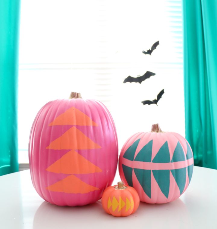 30+ Stylish Pumpkin Painting Ideas for Thanksgiving Decor