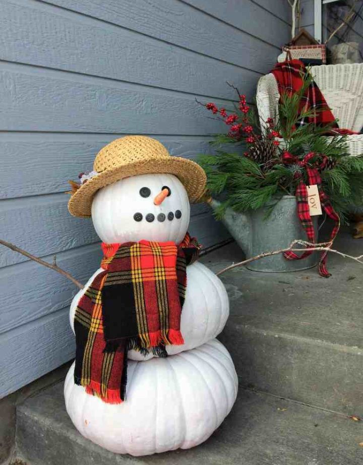 Christmas Pumpkin Painting Ideas: 25+ Stylish Ways to Give Your Pumpkins a Holiday Glow