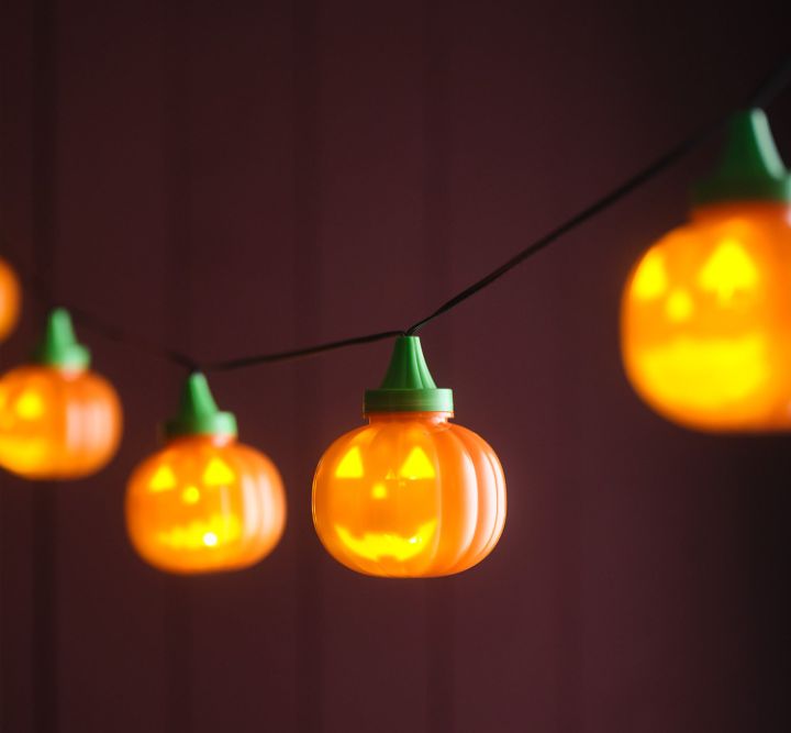 Christmas Pumpkin Painting Ideas: 25+ Stylish Ways to Give Your Pumpkins a Holiday Glow