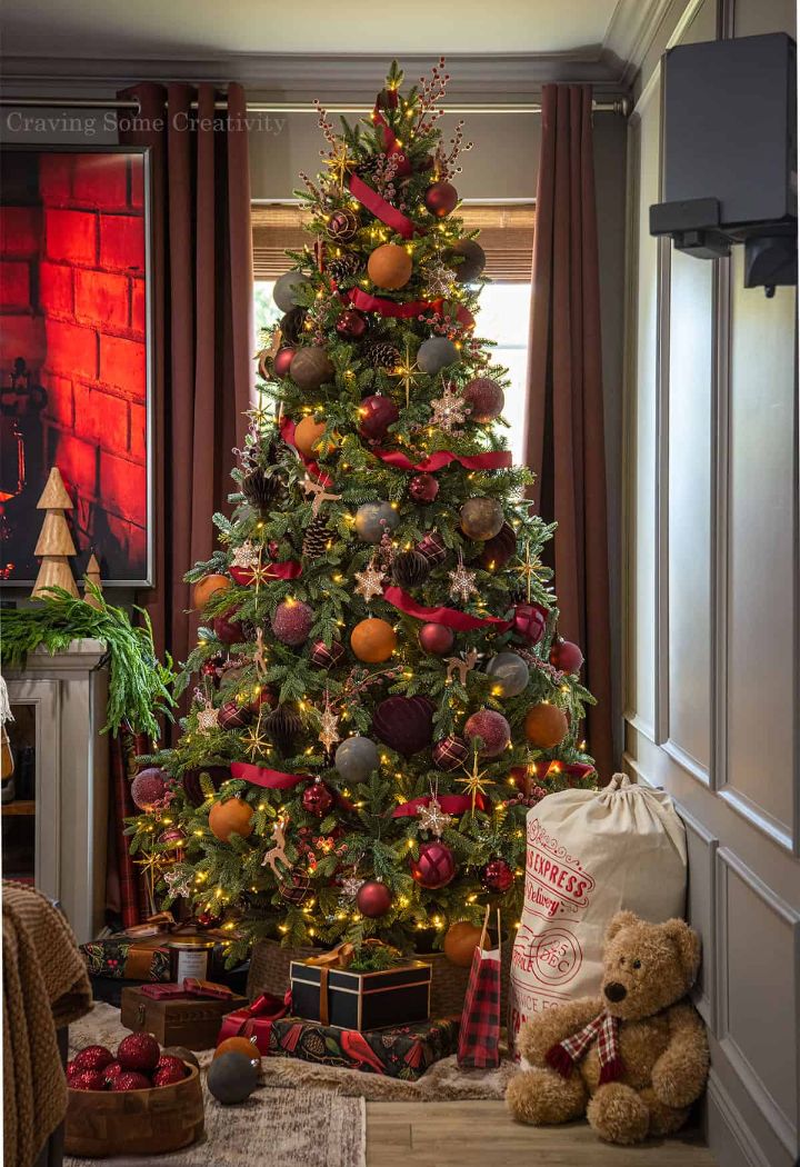 Red Christmas Tree Decor: 25 Trendy and Elegant Holiday Styles