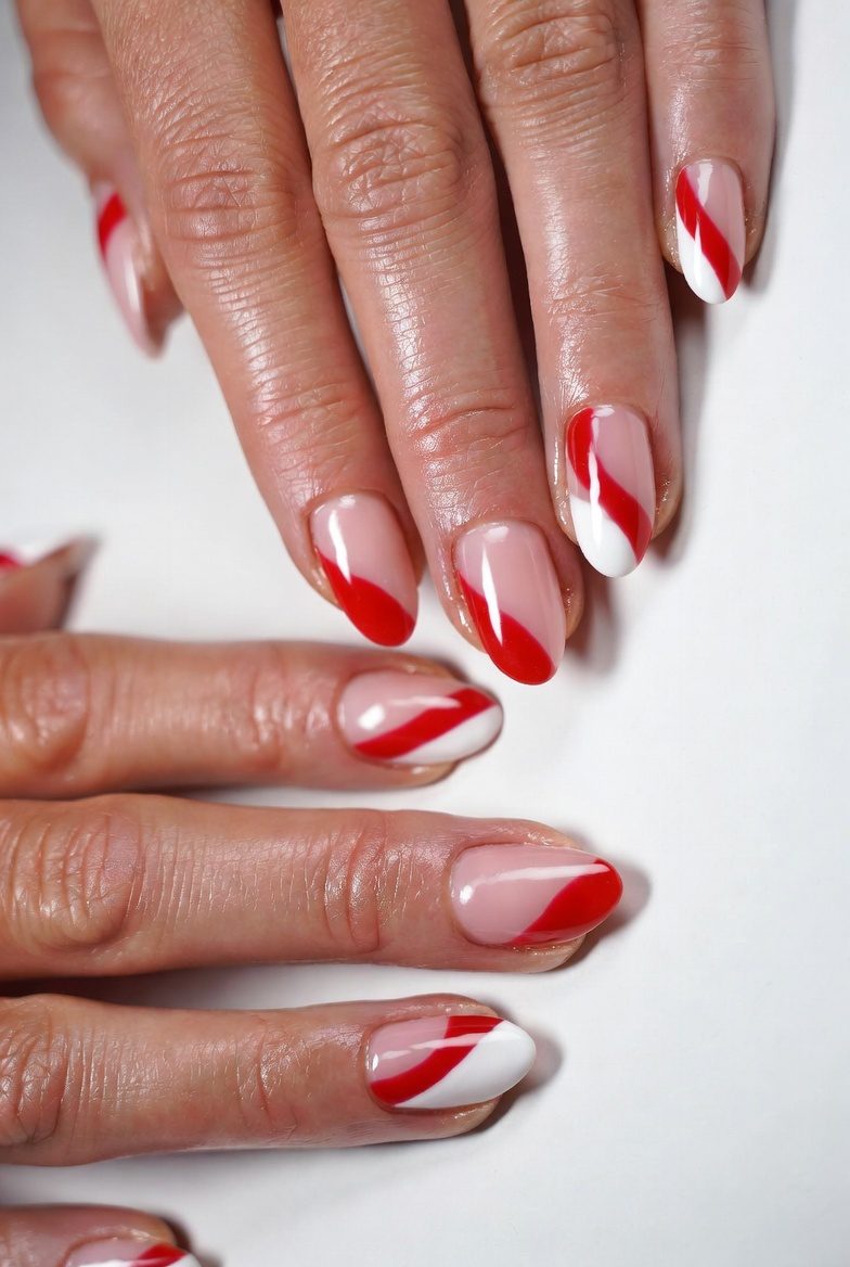 30+ Holiday Nail Designs That Even Santa Would Approve Of