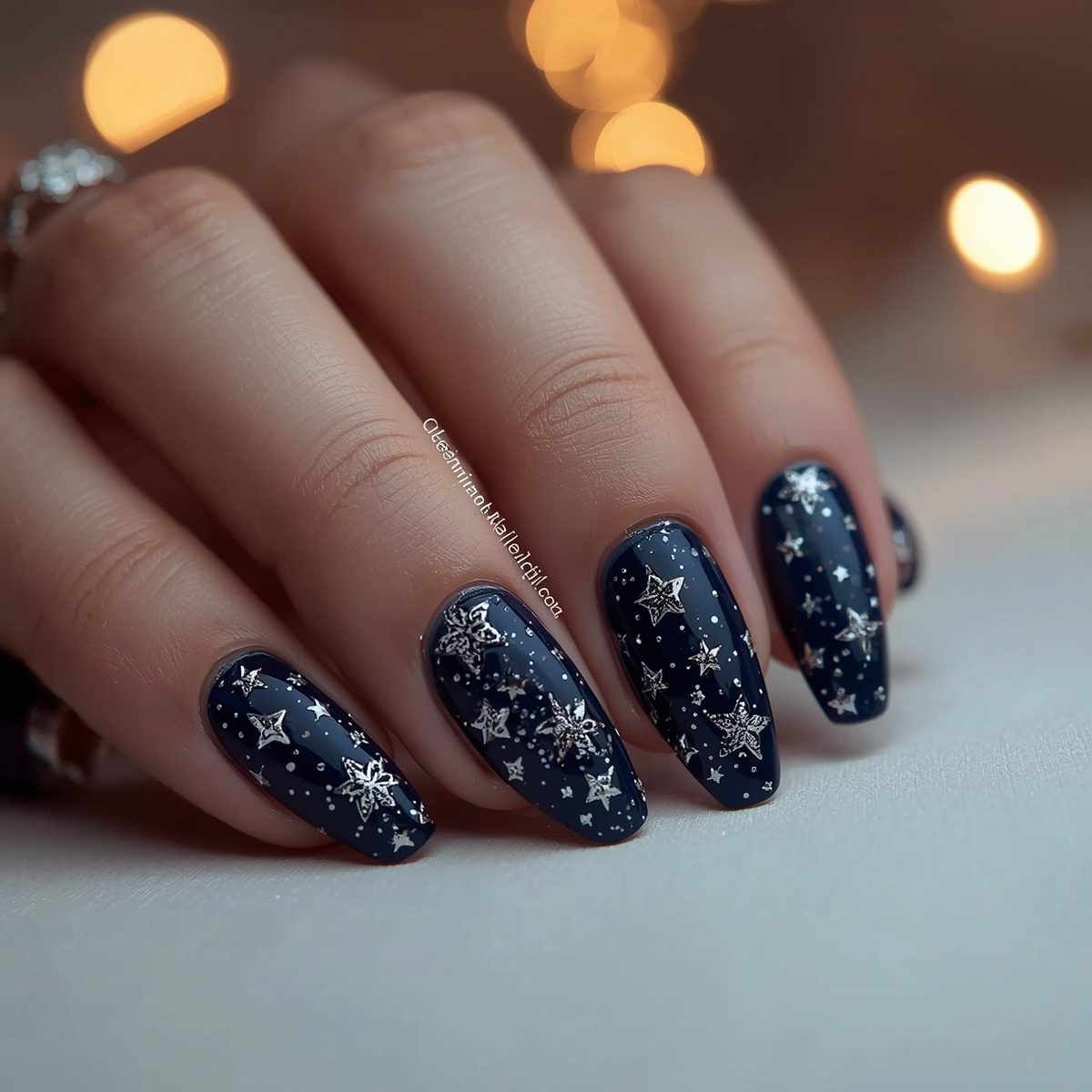 30+ Holiday Nail Designs That Even Santa Would Approve Of