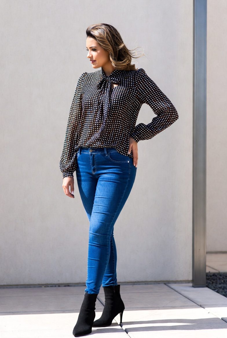 Polka Dot Blouse With Jeans Outfit: 20 Chic & Modern Ways to Style This Classic Combo