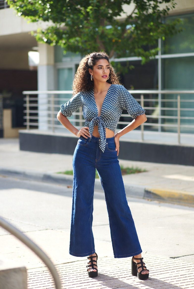 Polka Dot Blouse With Jeans Outfit: 20 Chic & Modern Ways to Style This Classic Combo