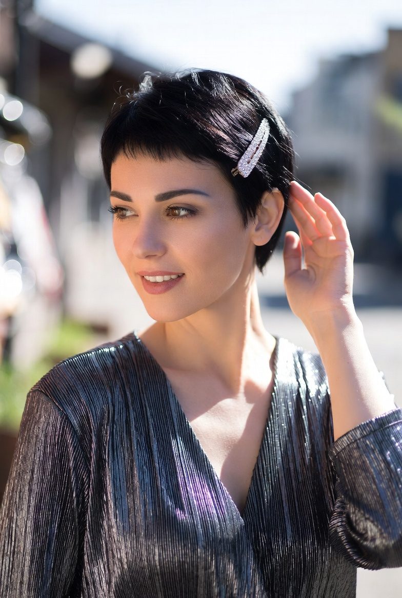 Christmas Hairstyles for Short Hair: 25+ Festive & Chic Ideas