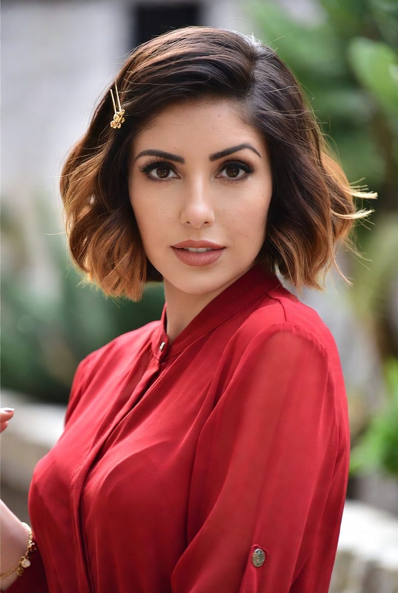Christmas Hairstyles for Short Hair: 25+ Festive & Chic Ideas
