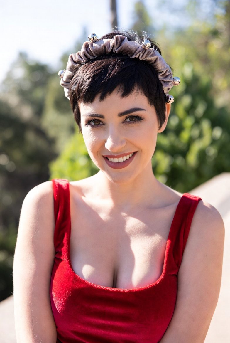 Christmas Hairstyles for Short Hair: 25+ Festive & Chic Ideas