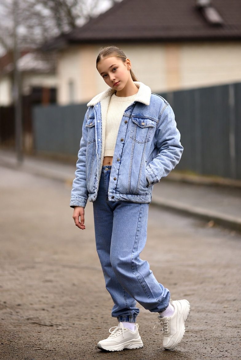 Winter Outfits for Teenage Girls: 22 Trendy & Cozy Outfit Ideas
