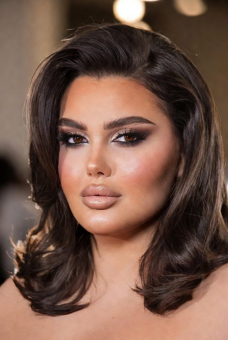 21 Best Hairstyles for Round Faces That Make Your Face Look Slimmer