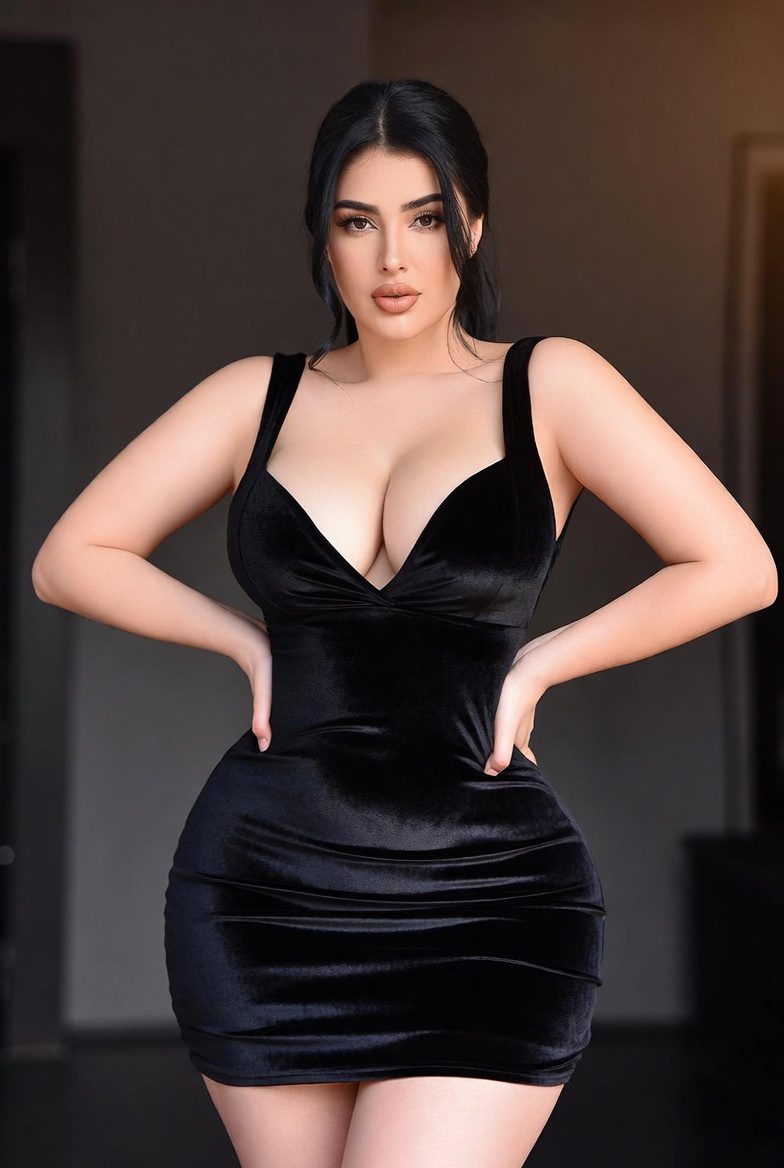 21 Valentine’s Day Dress Ideas for Curvy Women: Romantic & Flattering Looks