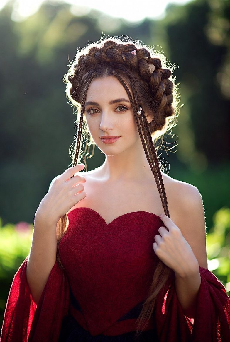 21 Valentine’s Day Hairstyle Ideas for a Romantic, Stylish Look