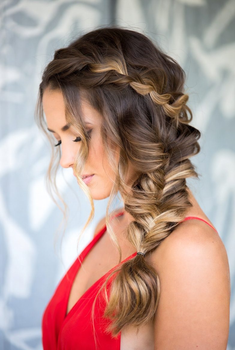 21 Valentine’s Day Hairstyle Ideas for a Romantic, Stylish Look