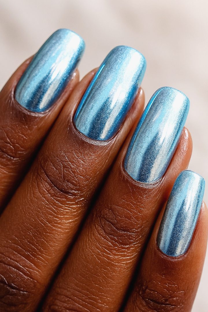 17 Christmas Nail Colors That Look Stunning on Brown Skin & Colored Hair