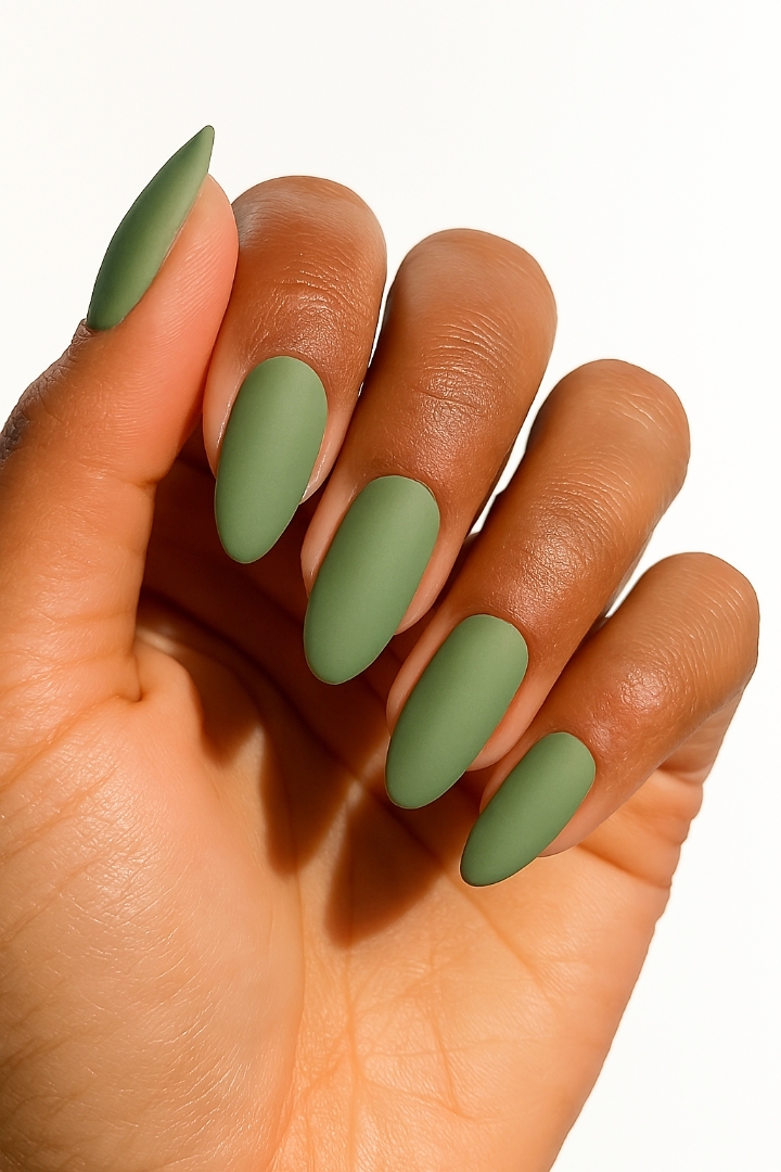 17 Christmas Nail Colors That Look Stunning on Brown Skin & Colored Hair