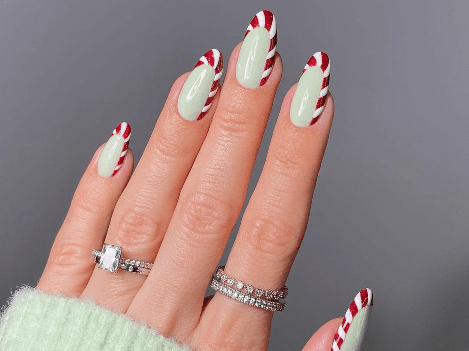 30+ Holiday Nail Designs That Even Santa Would Approve Of