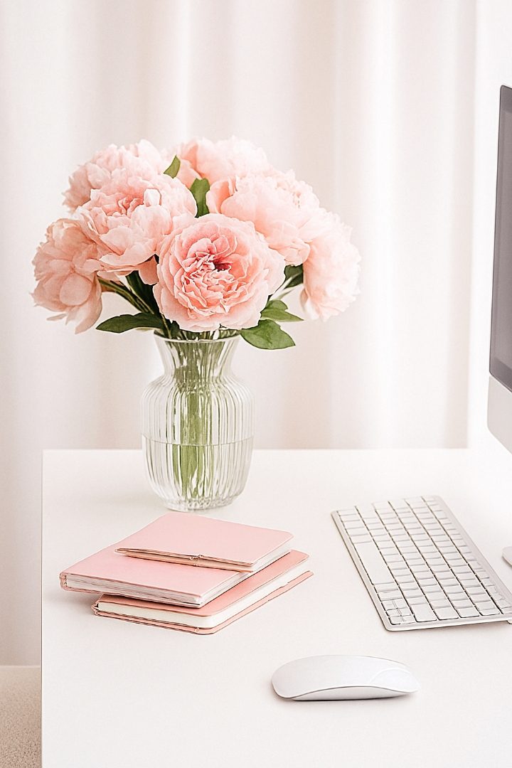 20 Pink Desk Accessories Every Girl Boss Needs for a Stylish Workspace