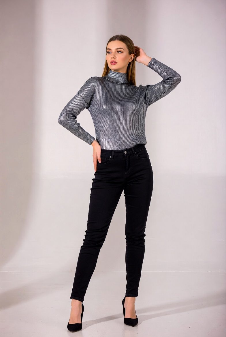 28 Night-Out Tops That Look Amazing With Jeans or Skirts
