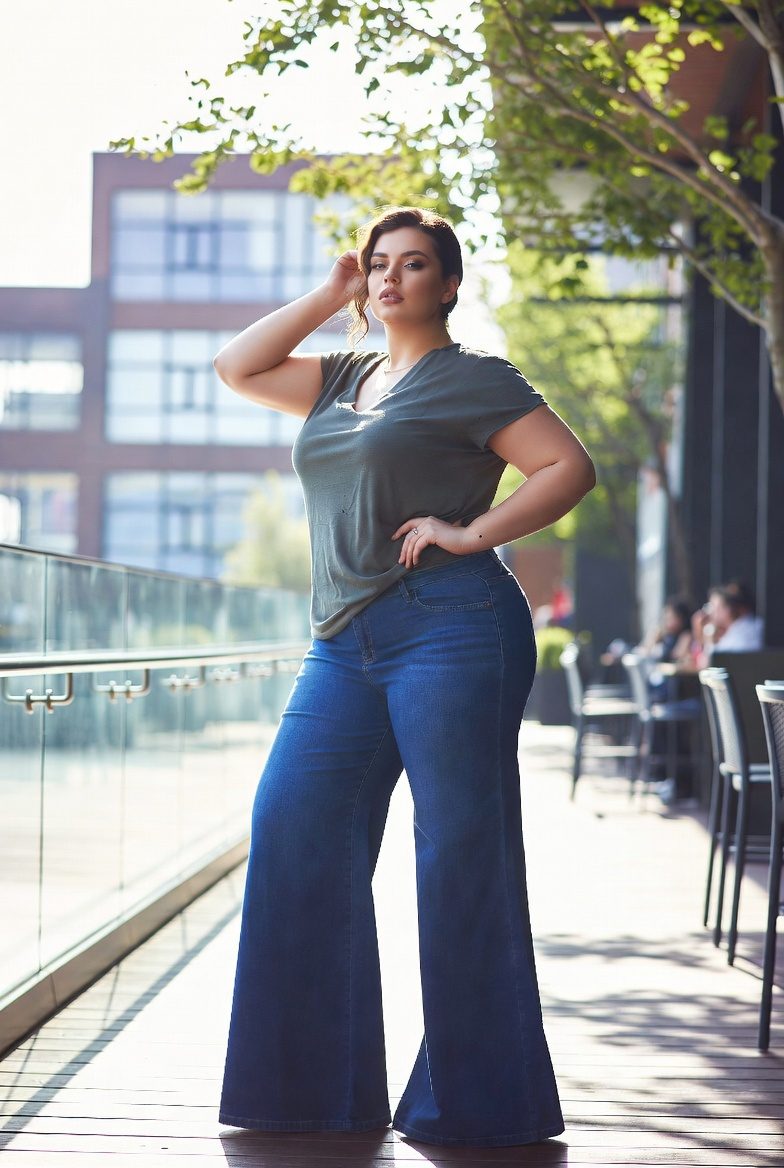 Best Jeans for Plus Size Women: 21 Flattering Styles That Truly Fit