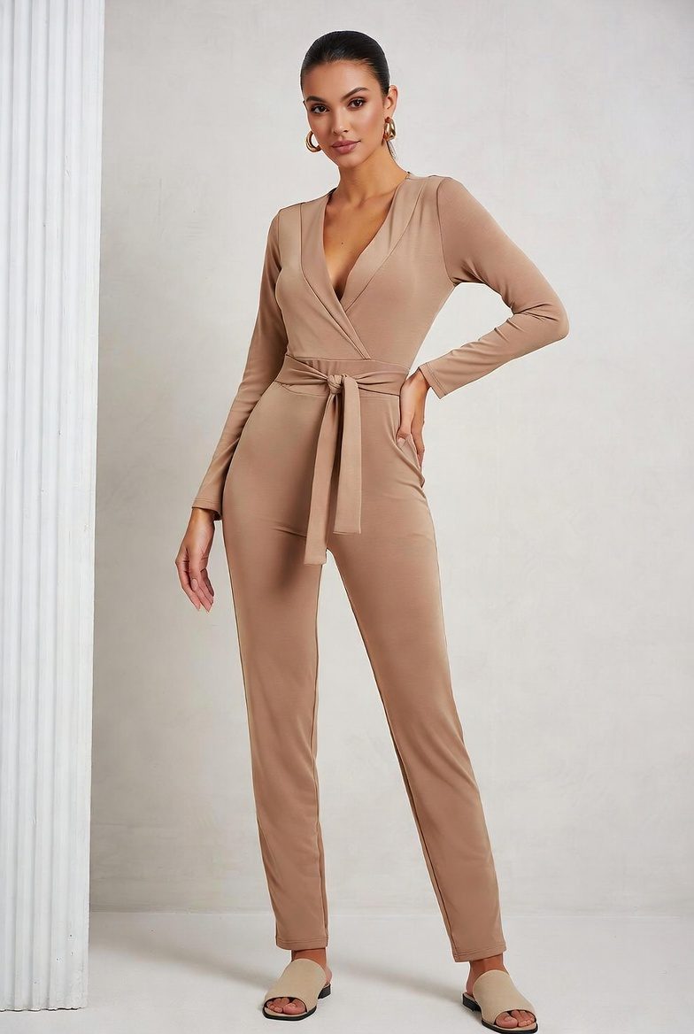 18 Chic Outfits That Look Amazing With Flats (No Heels Needed)
