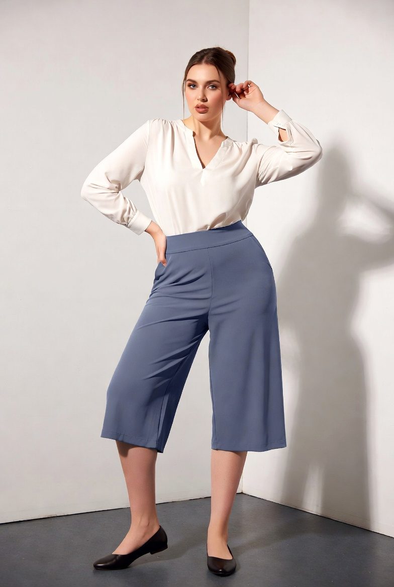 18 Chic Outfits That Look Amazing With Flats (No Heels Needed)