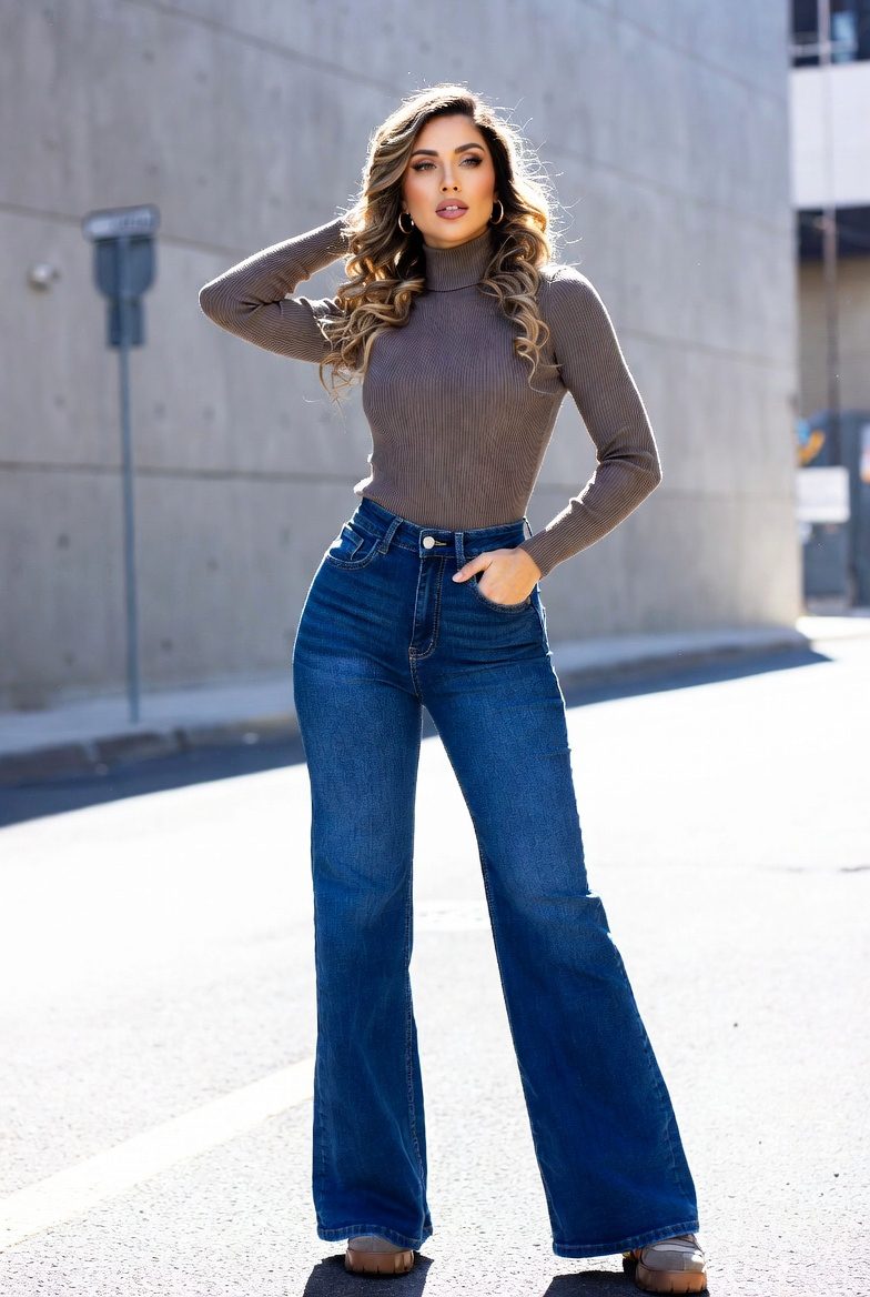 15 Chic Winter Denim Outfit Ideas for Women to Try This Season