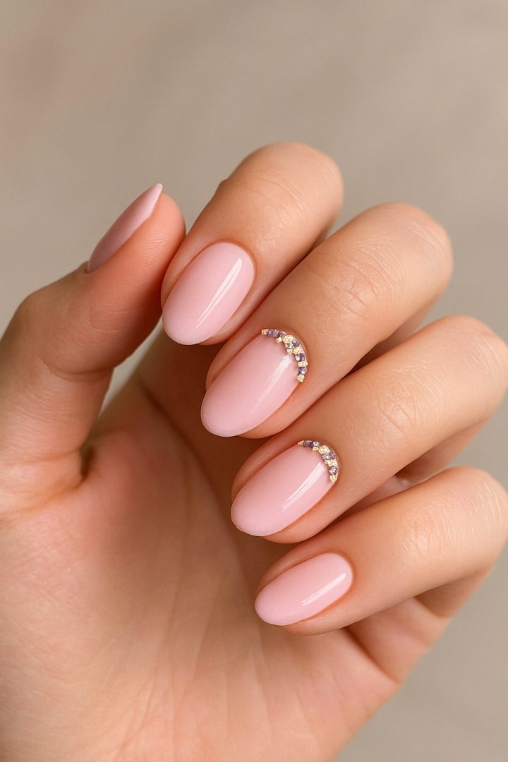 21 Glam Nail Designs That Shine Under Party Lights