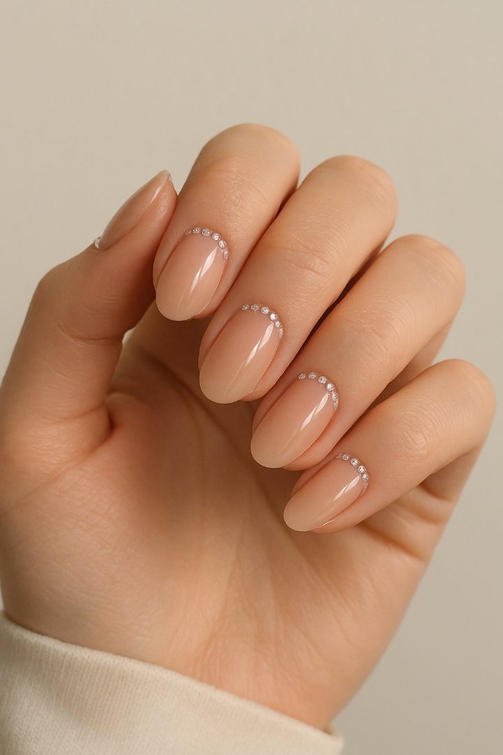 21 Glam Nail Designs That Shine Under Party Lights