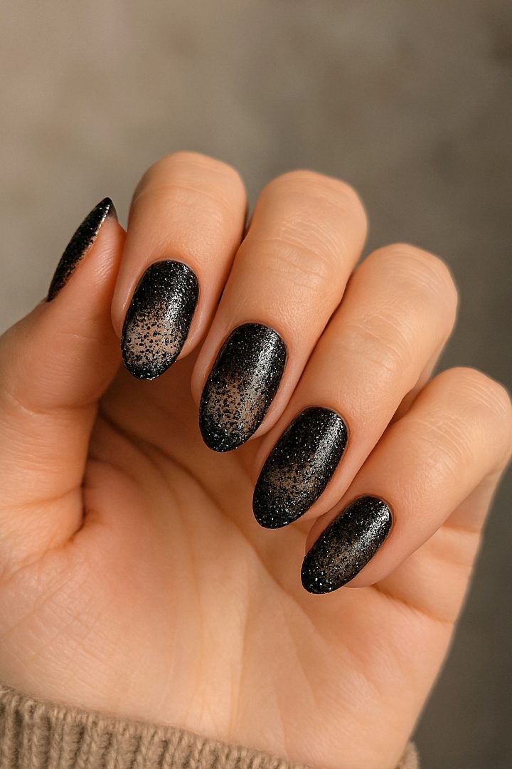 21 Glam Nail Designs That Shine Under Party Lights
