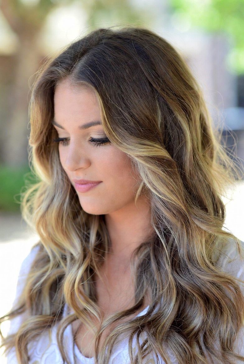 10 Easy Christmas Hairstyles You Can Do in Under 10 Minutes