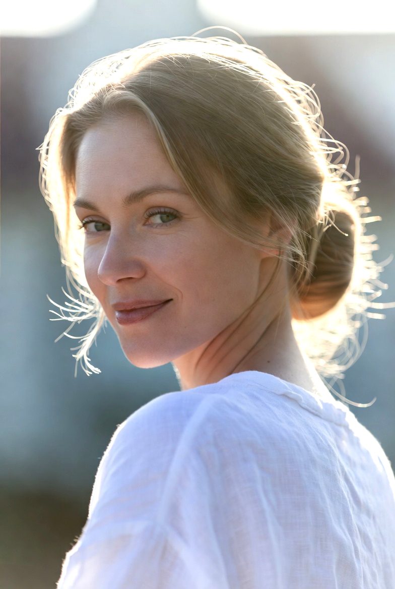 12 Romantic Valentines Day Updos for Long Hair | Easy & Elegant Looks