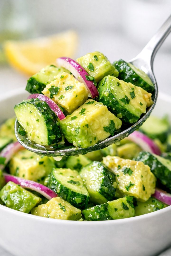 How to prepare Avocado Cucumber Salad