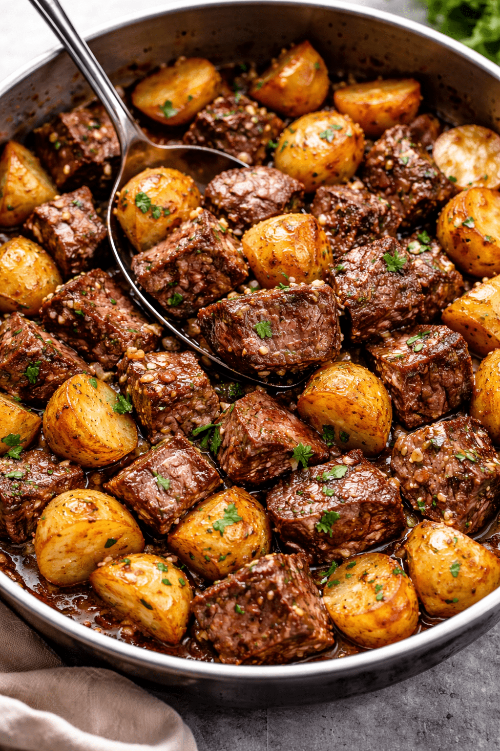 How to prepare Garlic Butter Steak and Potatoes