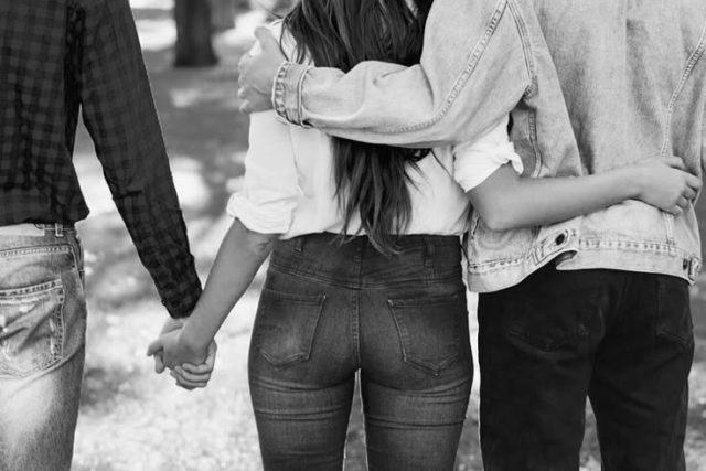 6 Things Girls Do When Cheating – Signs to Watch Out For
