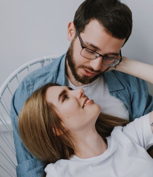 8 Signs You Are Dating a Mature Man